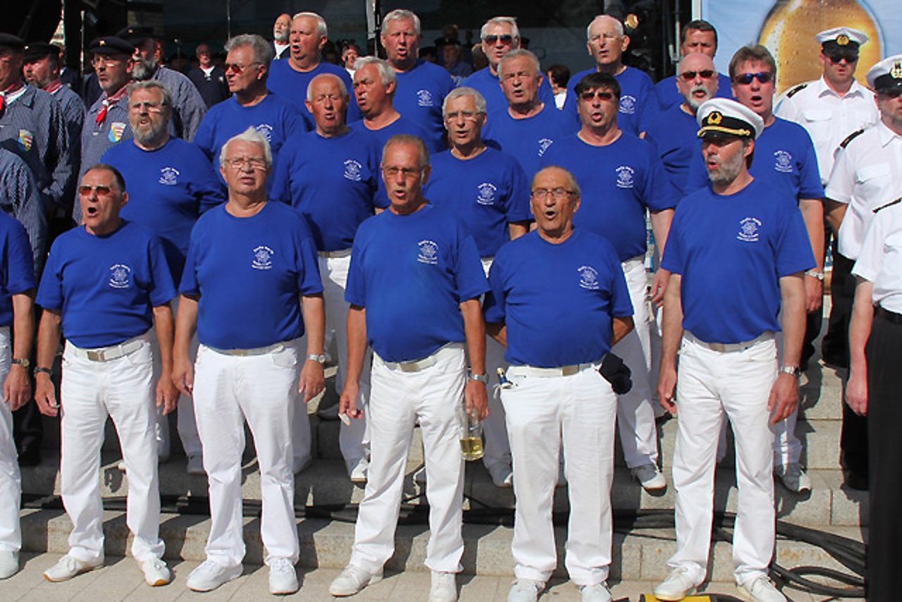 Stella maris aus Kyritz beim Shantytreffen 2011 in Warnemünde
