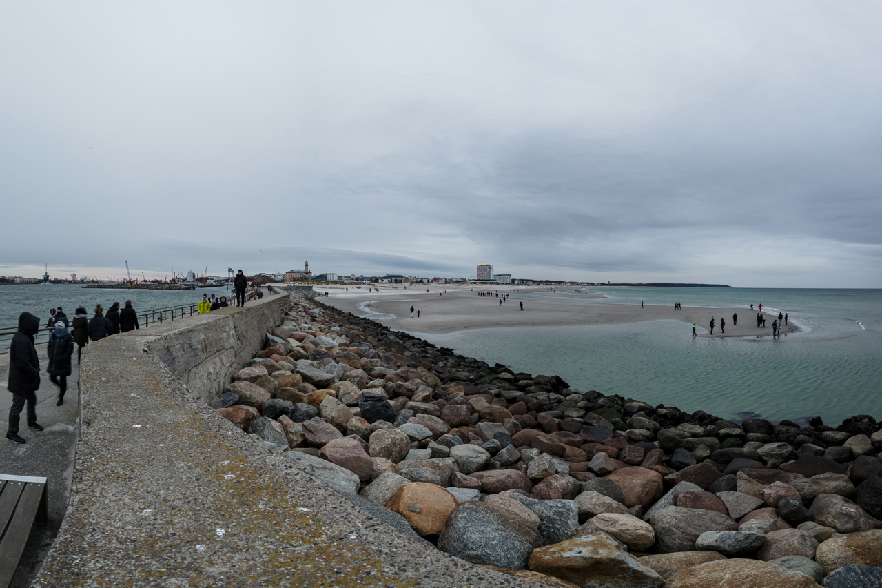 Niedrigwasser in Warnemünde
