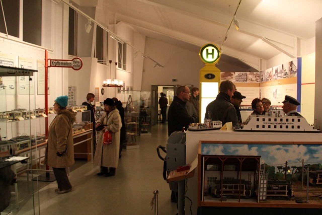Ausstellung im Depot 12 in Rostock-Marienehe zur Langen Nacht der Museen