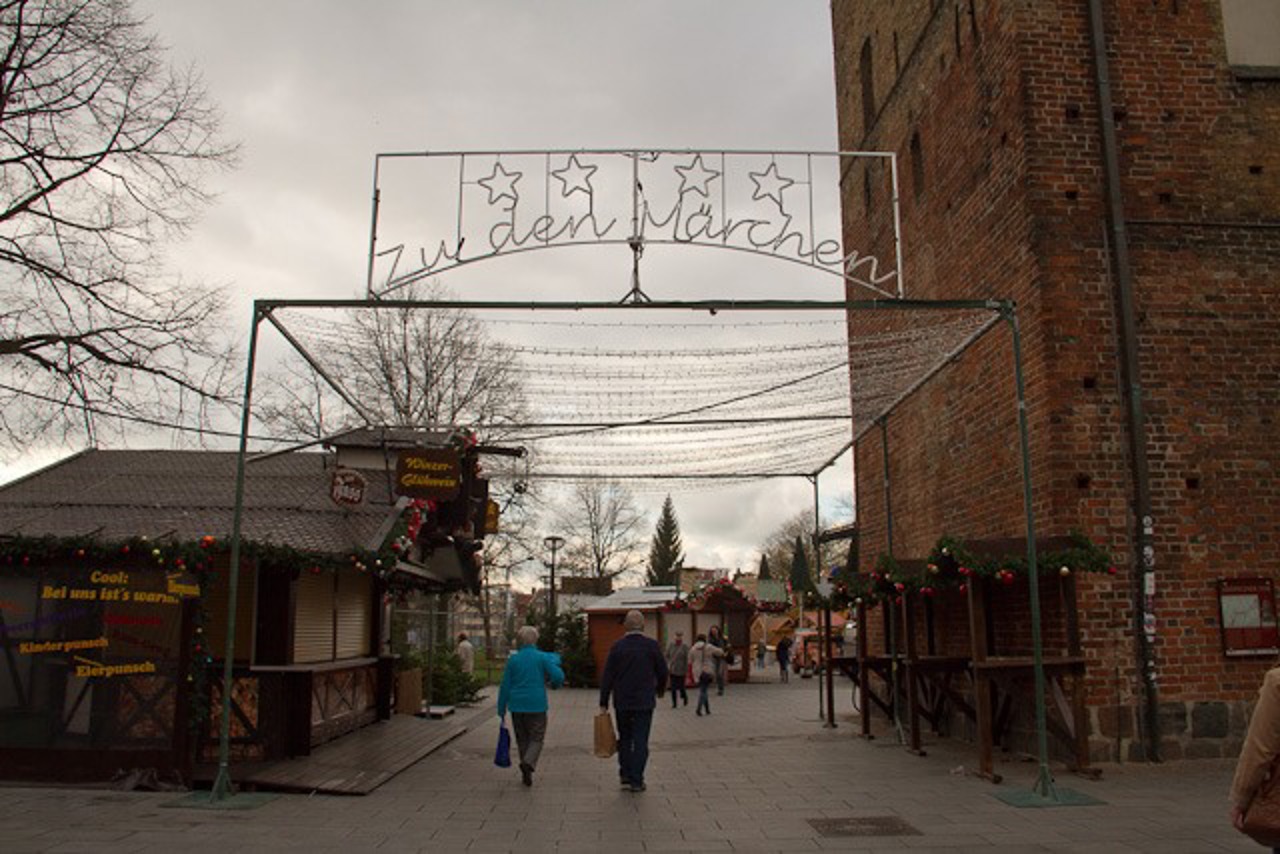 Am Kröpeliner Tor wird der Weihnachtsmarkt am Montag eröffnet.