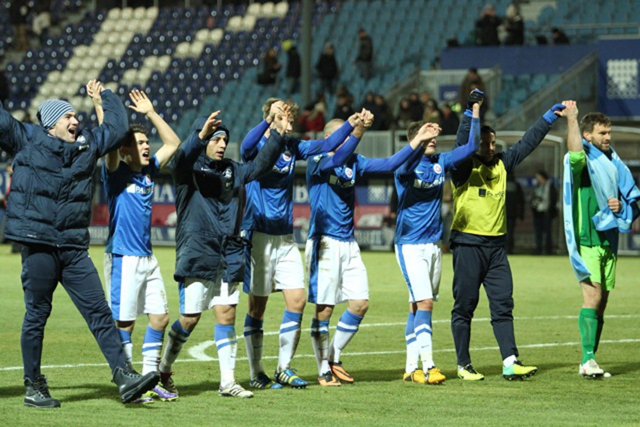 Hansa Rostock besiegt Wehen Wiesbaden mit 3:1