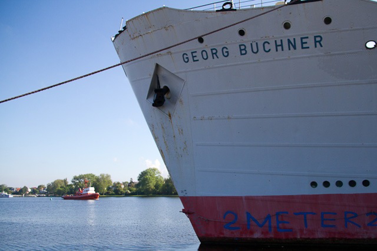 Ankunft des Schleppers Ajaks bei der Georg Büchner