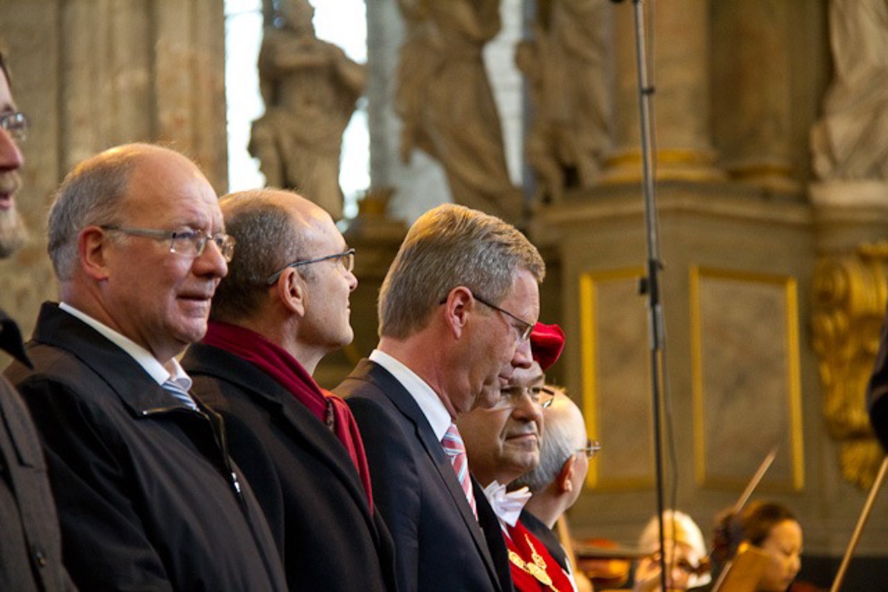 Oberbürgermeister Roland Methling, Ministerpräsident Erwin Sellering, Bundespräsident Christian Wulff und Rektor Wolfgang Schareck bei der Immatrikulationsfeier der Uni Rostock in der Marienkirche