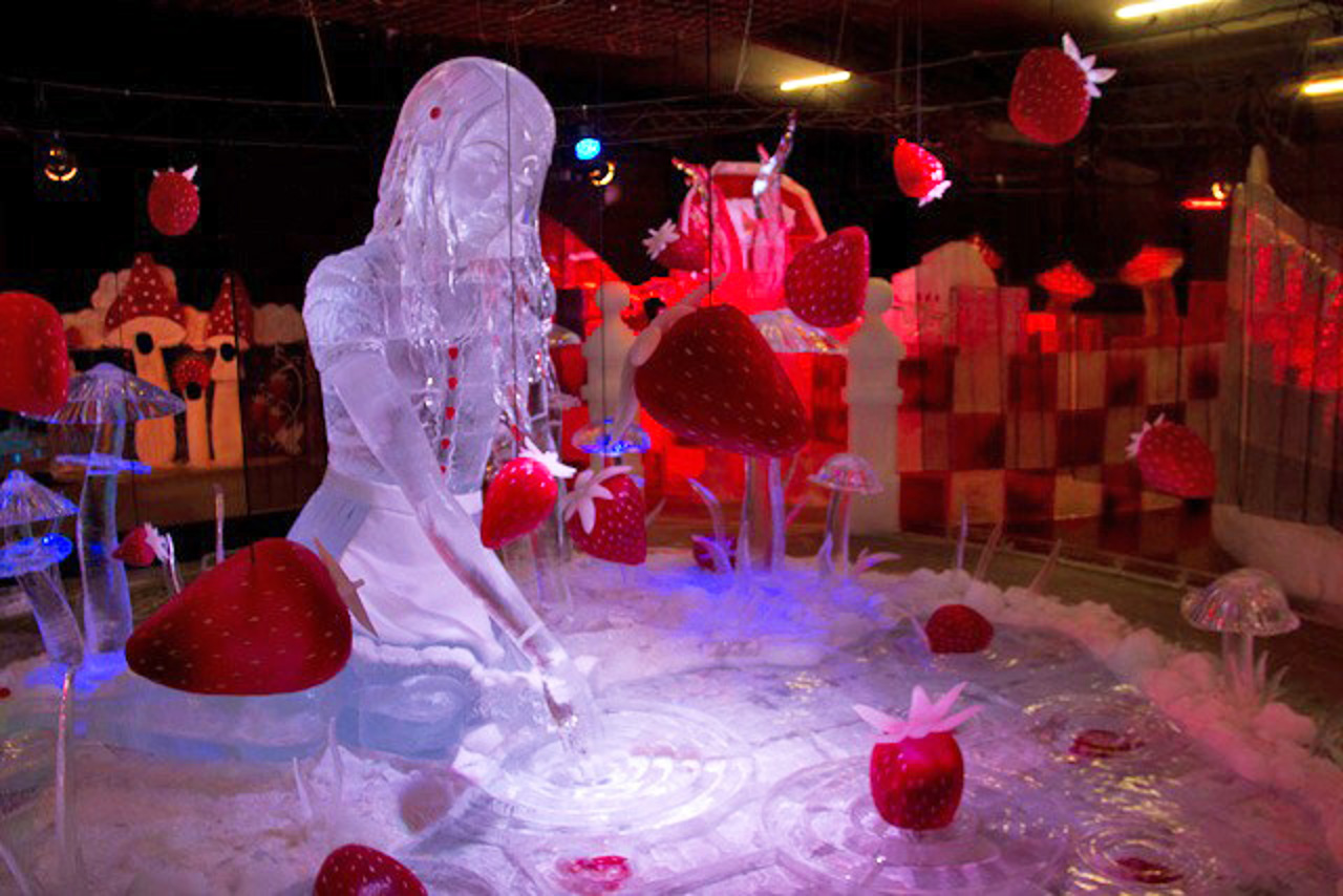 Alice im Erdbeerwunderland
