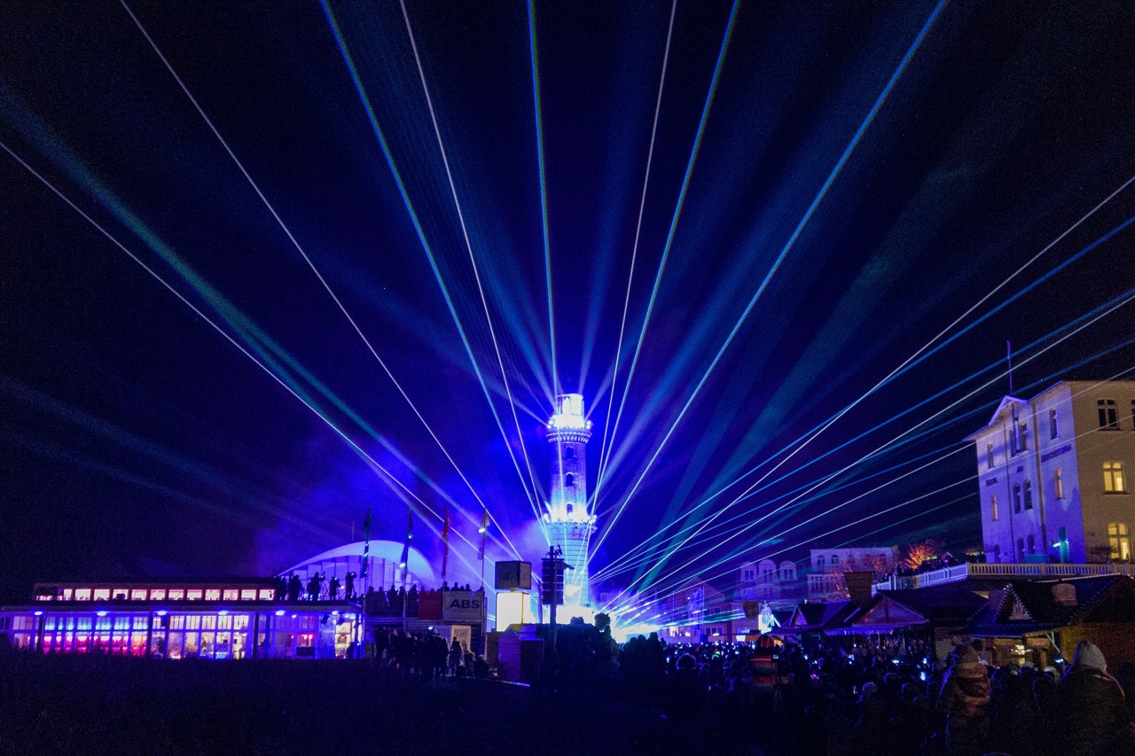 Warnemünder Turmleuchten 2020 - Lasershow