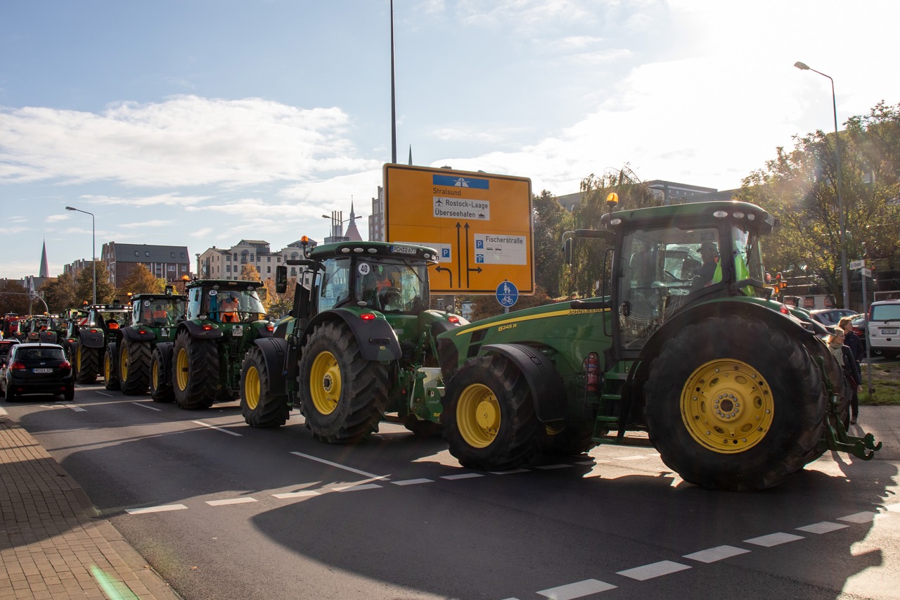 Traktor-Sternfahrt in Rostock