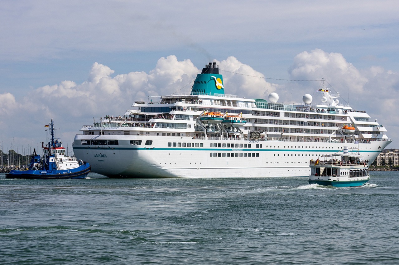 Kreuzfahrtschiff „Amadea“ in Warnemünde (18. Juni 2025)