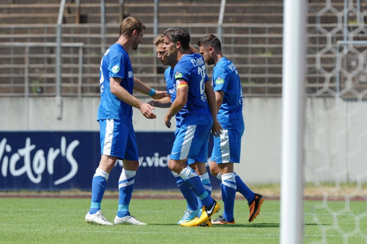Hansa Rostock - SV Elversberg: Freude nach dem 1:0