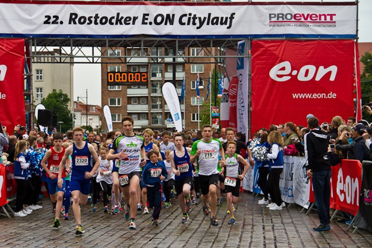 Start beim Citylauf 2014 auf dem Neuen Markt in Rostock