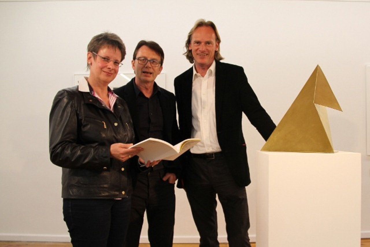 Patricia Werner (Ostdeutsche Sparkassenstiftung), Ulrich Ptak  (Kurator) und  Dr. Jörg-Uwe Neumann (Kunsthalle)