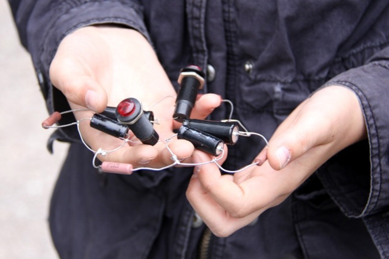Selbstgelöteter Schmuck beim Tag der Technik