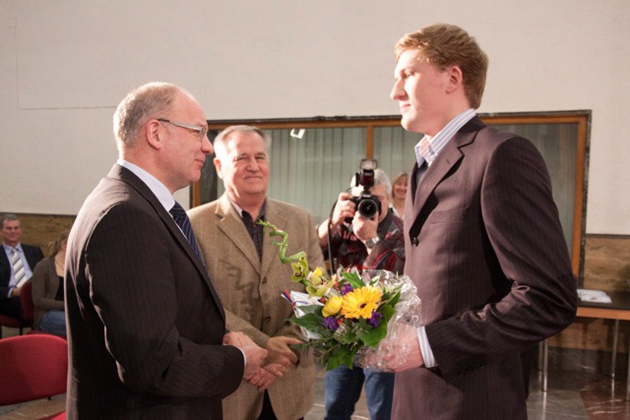Roland Methling mit Ole Christian Eisenberg (SV Olympia Rostock e.V.)