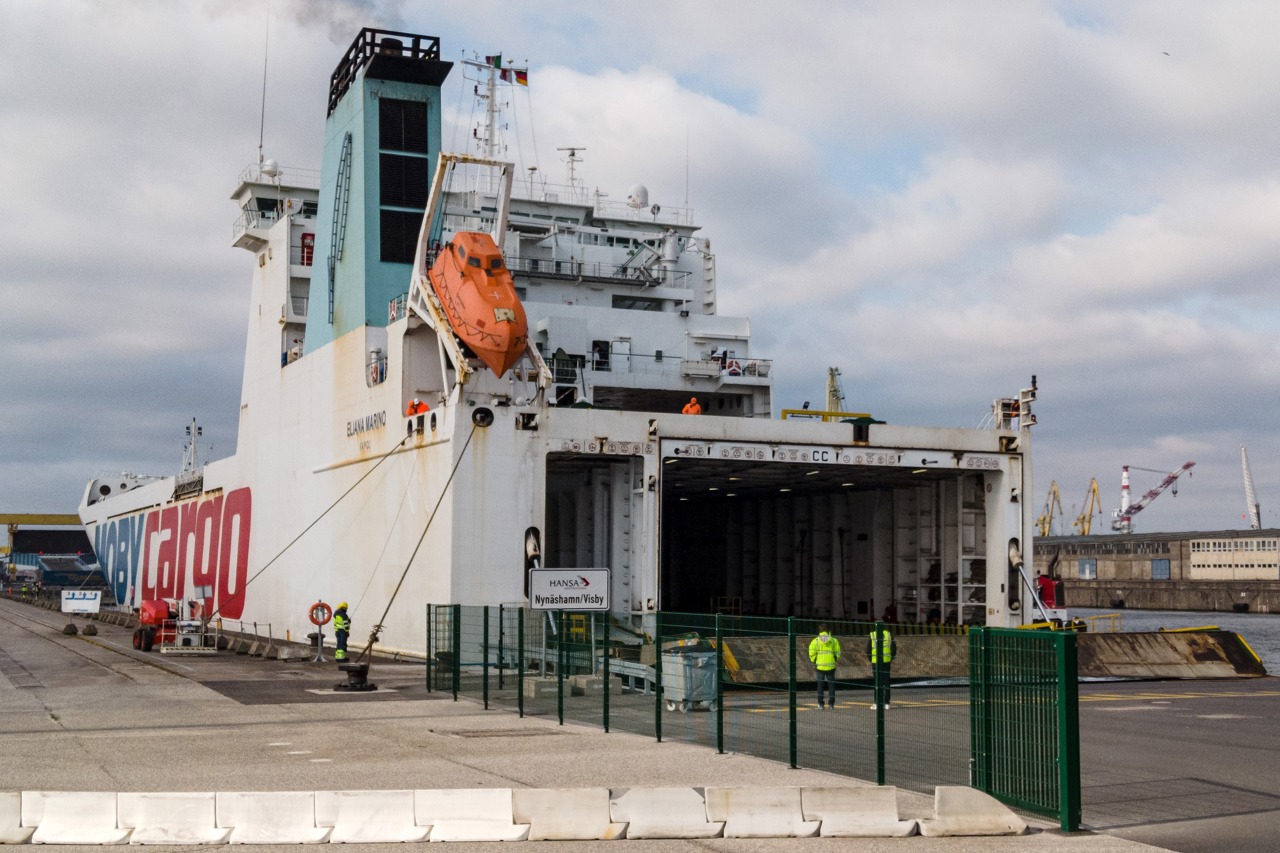Fähre „Eliana Marino“ in Rostock