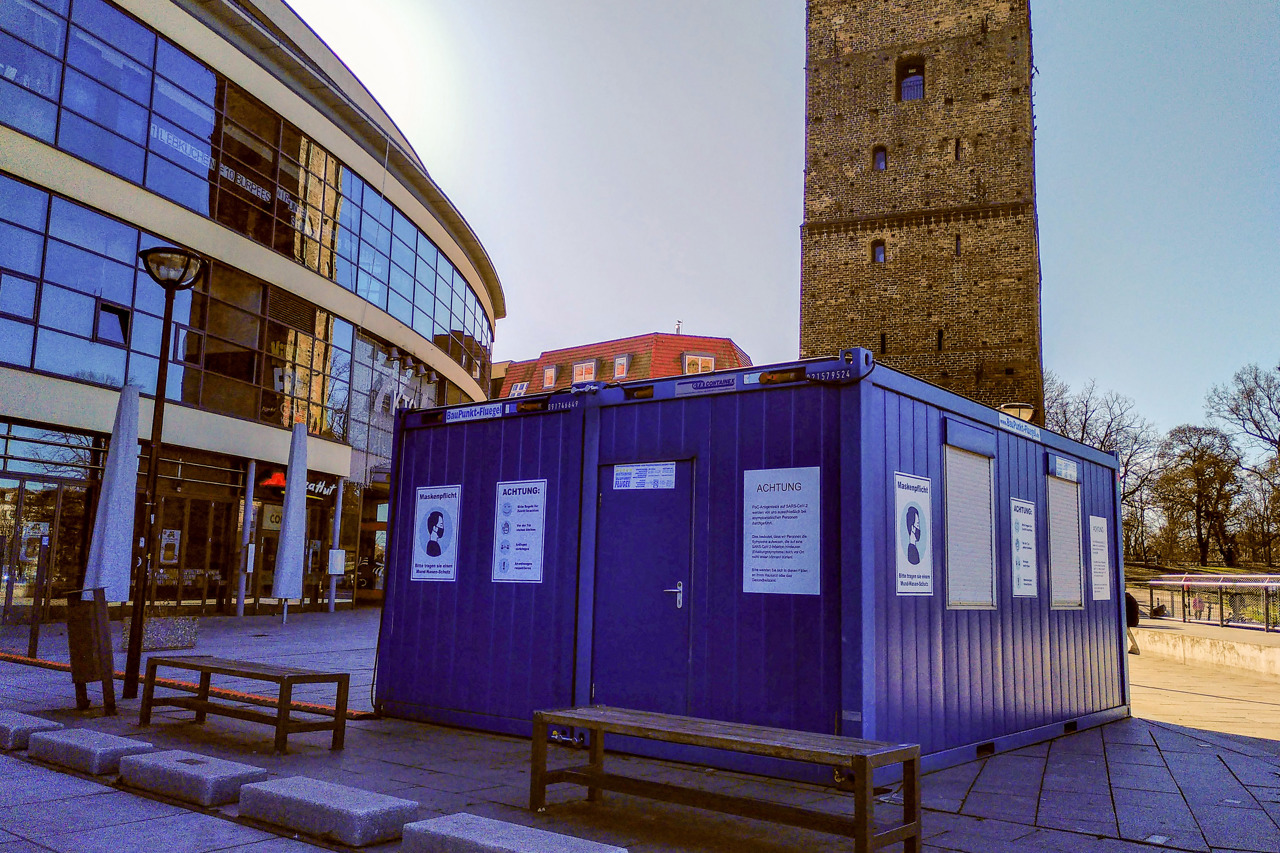Corona-Schnelltest-Container vor dem KTC in Rostock soll nächste Woche den Betrieb aufnehmen