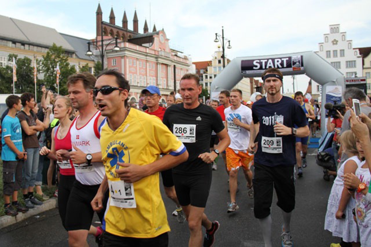 Start zur Rostocker Marathon Nacht 2011