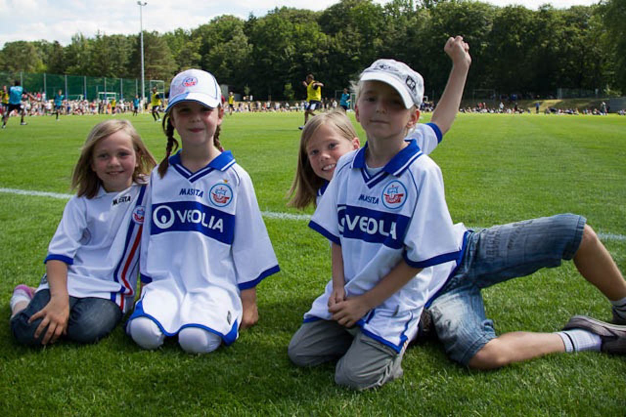 Hansa-Fans Alma, Luisa, Arthur und Paul
