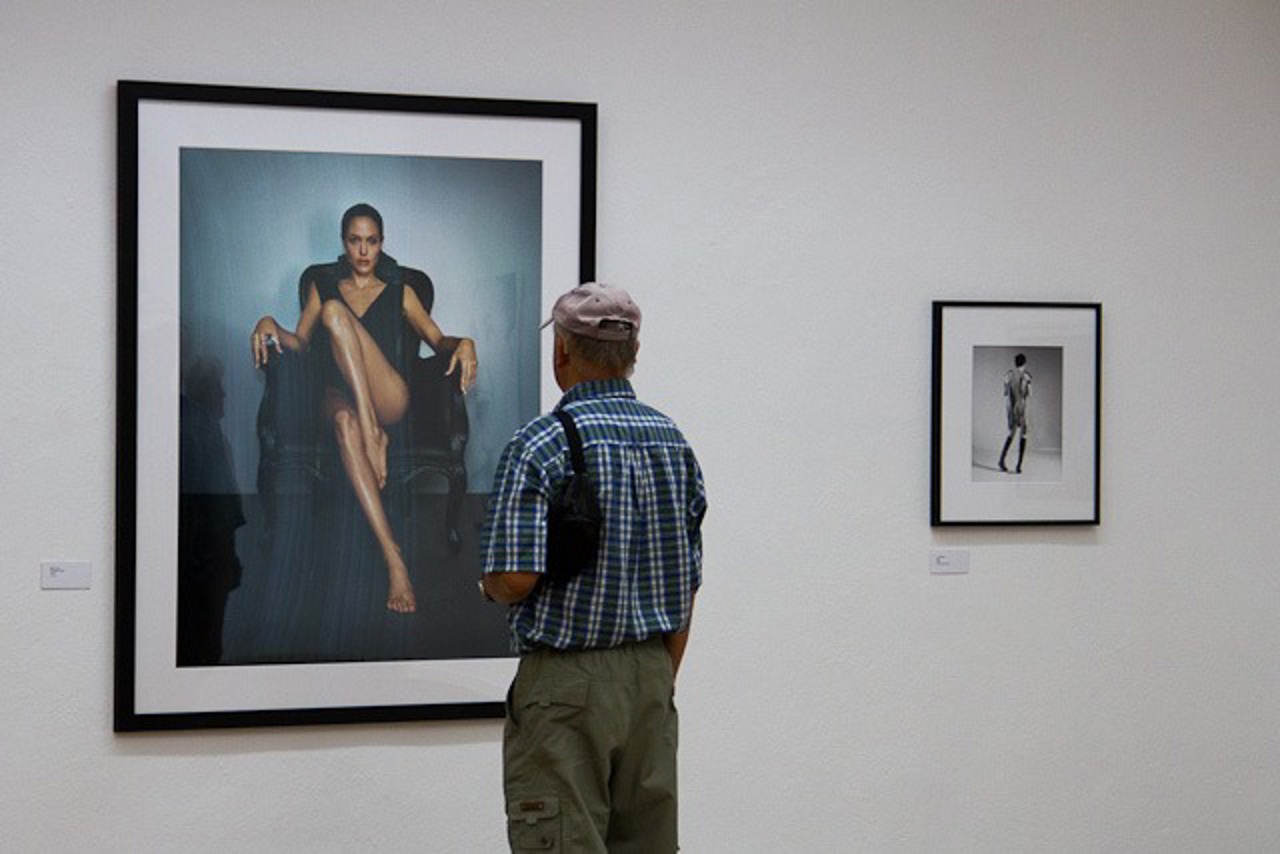Angelina Jolie abgelichtet und bearbeitet von Marc Homs in der Kunsthalle Rostock