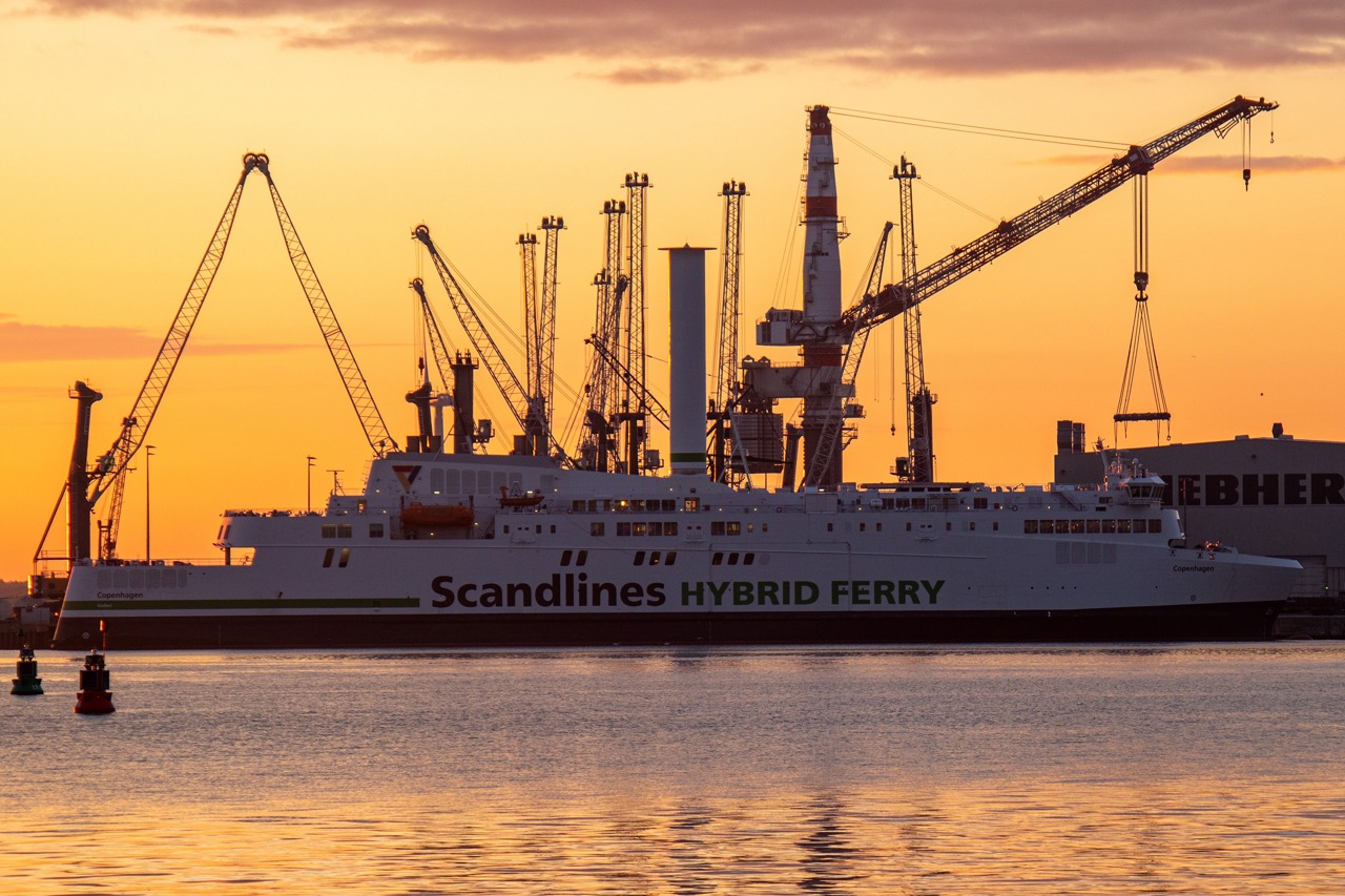 Scandlines-Fähre „Copenhagen“ mit Rotorsegel