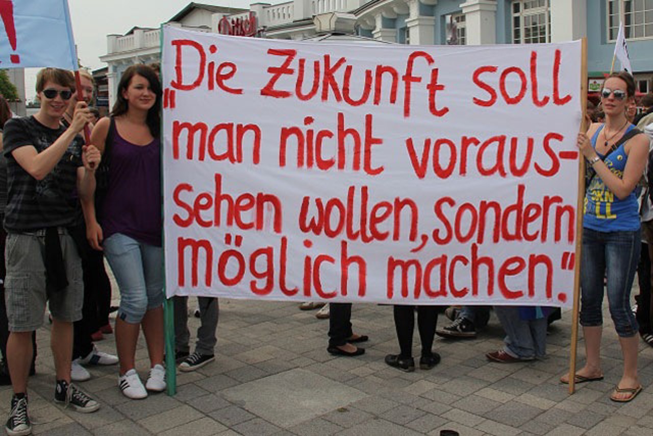 Bildungsstreik: Sandra Erichson und Anna Mense vom Richard-Wossidlo-Gymnasium in Ribnitz-Damgarten