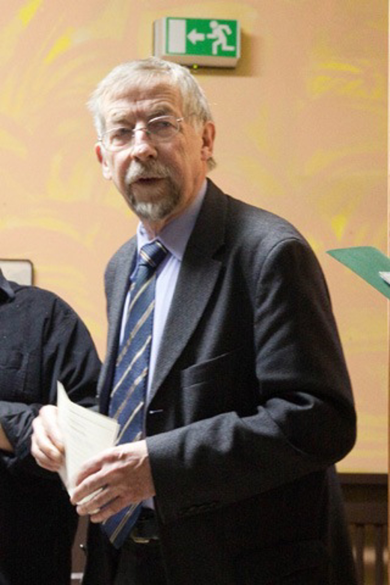 Dr. Manfred Hilsner