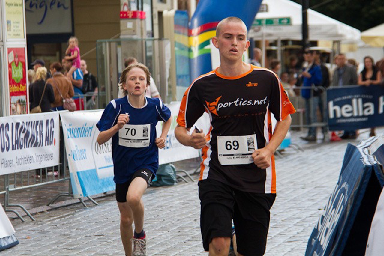 Adrian Kopplin (Platz 3) und Lukas Knobloch (Platz 2) beim Kidsmarathon