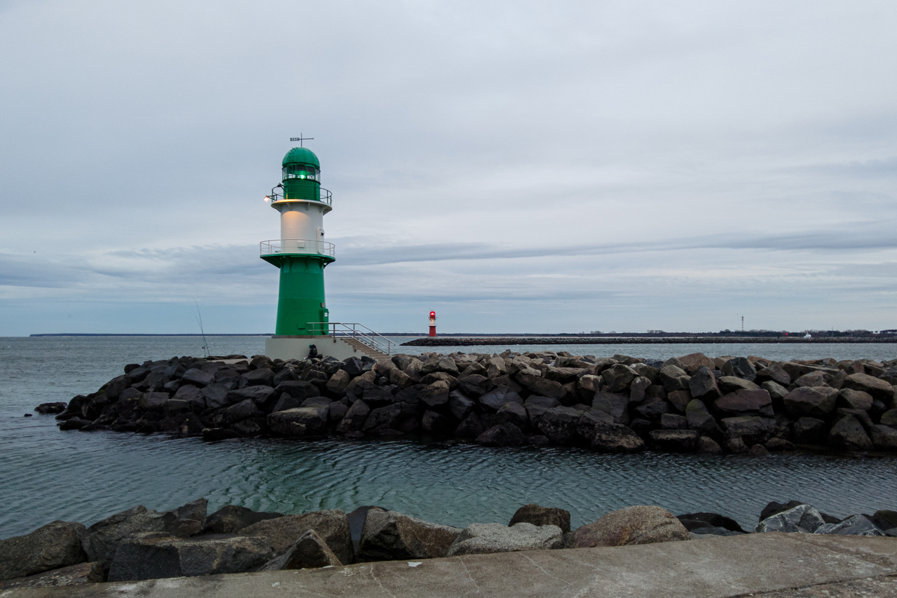 Niedrigwasser zwischen den Molenköpfen in Warnemünde