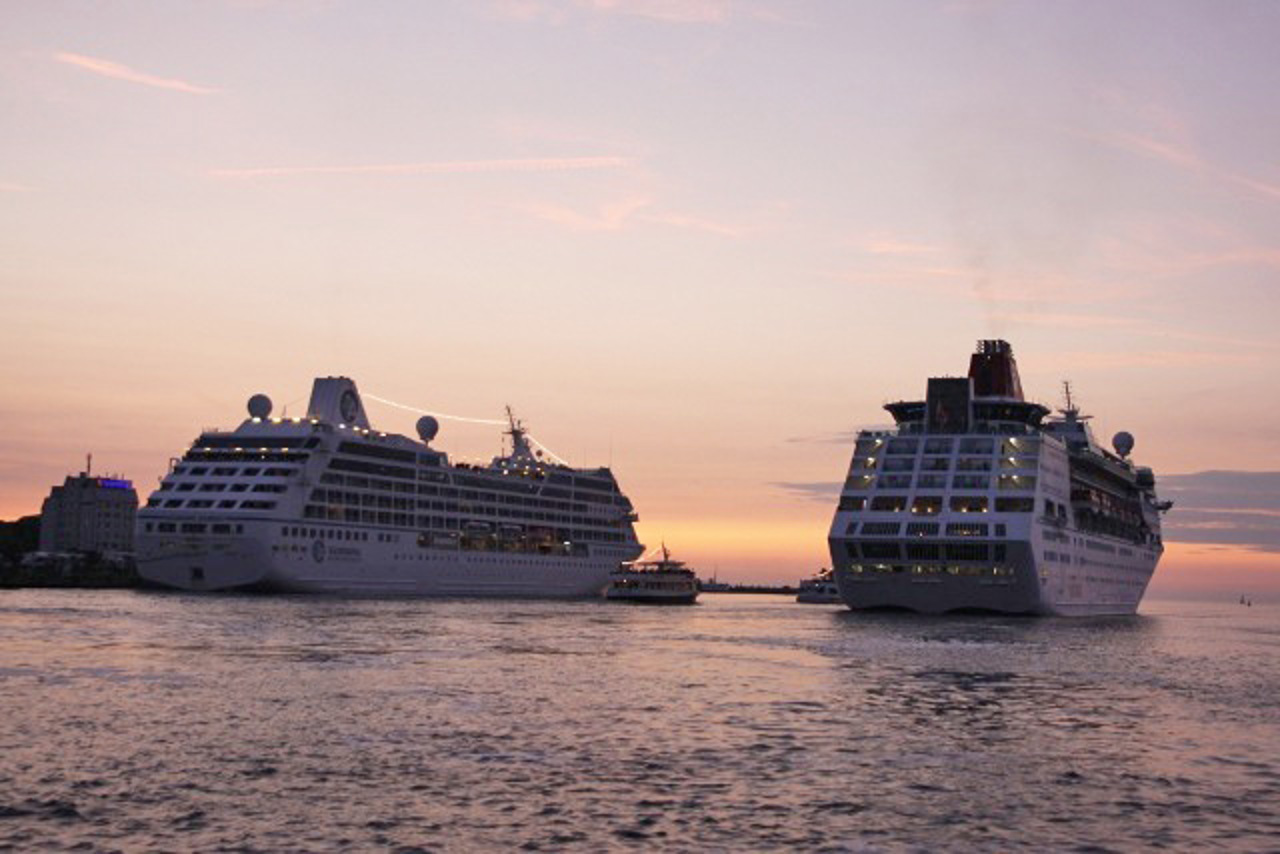 „Azamara Journey“ und „Empress“