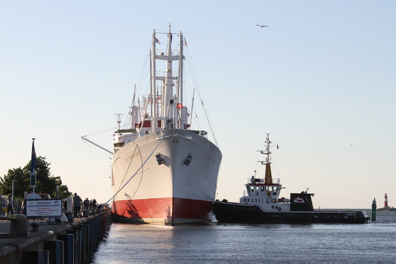 Die „Cap San Diego“ am Passagierkai in Warnemünde