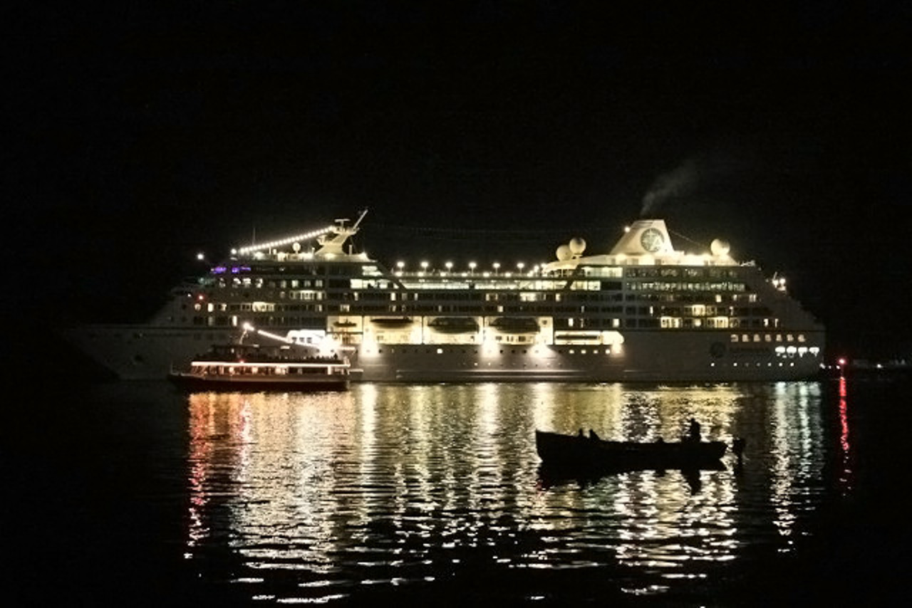 „Azamara Journey“ verlässt den Hafen