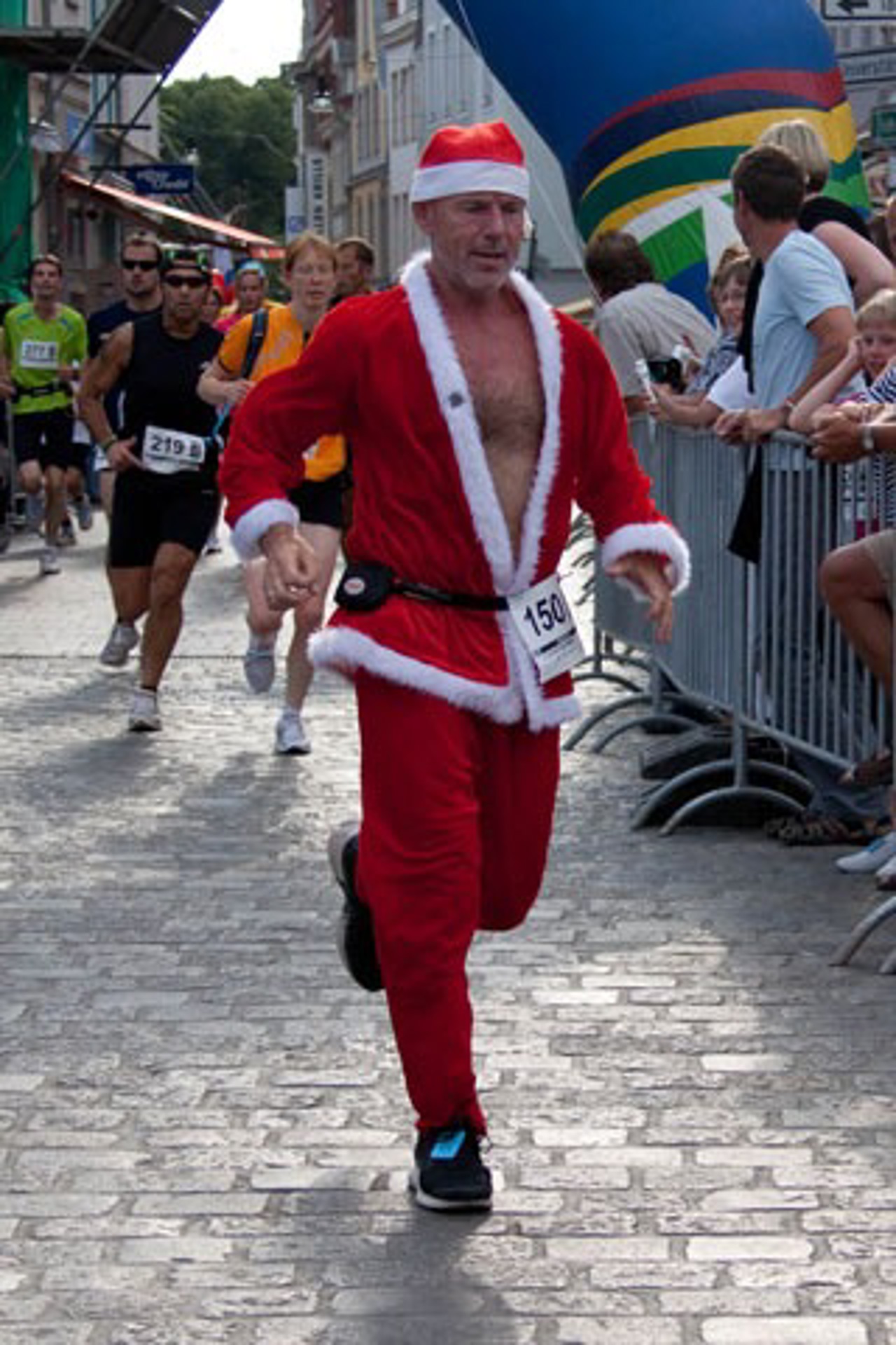 Der Nikolaus trainiert schon mal für den Winter
