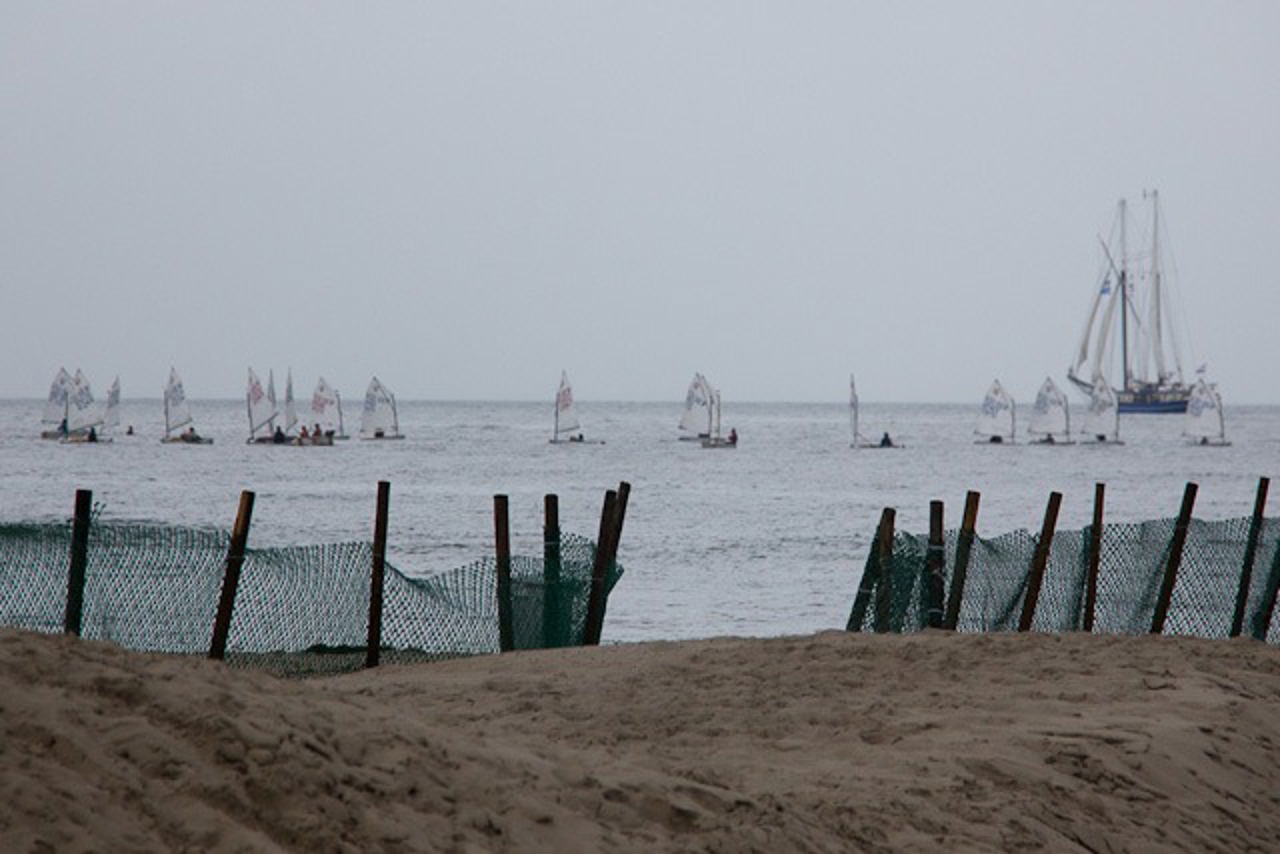 Kleine Segler auf der Ostsee