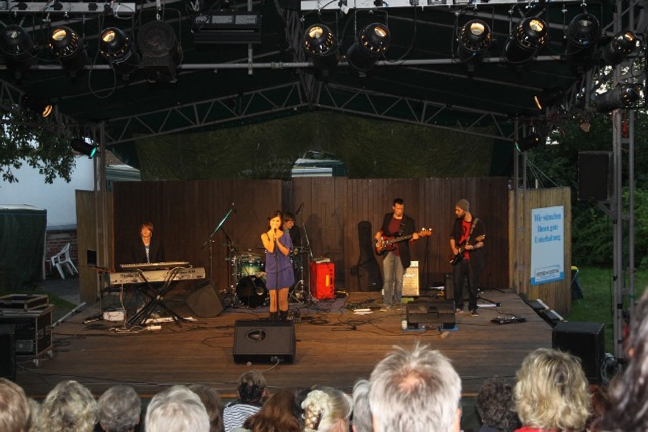 Carina Castillo Band