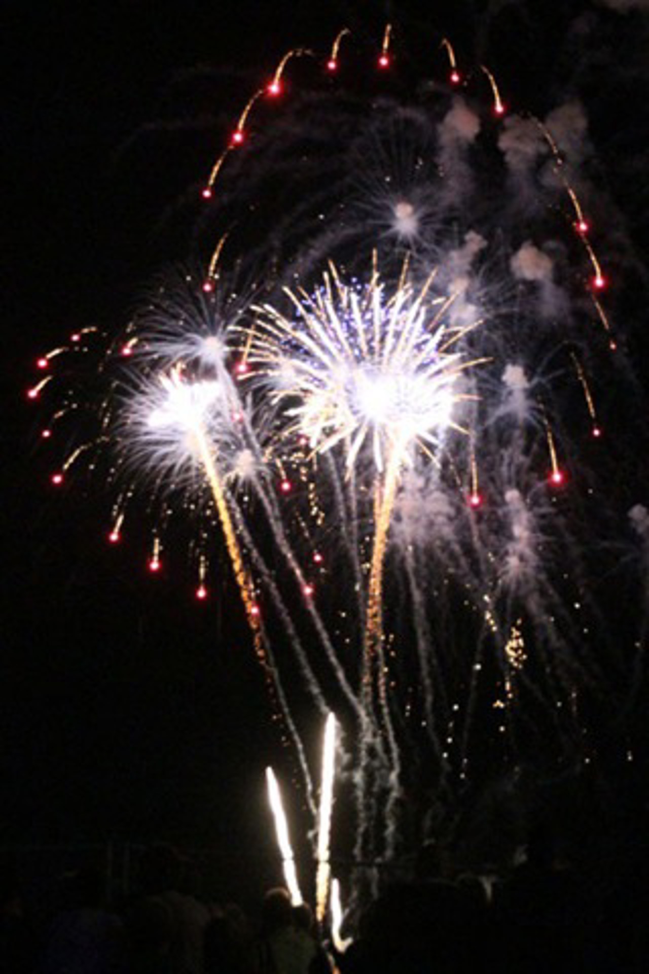 „Warnow in Flammen“ - Feuerwerk zur Hanse Sail in Warnemünde