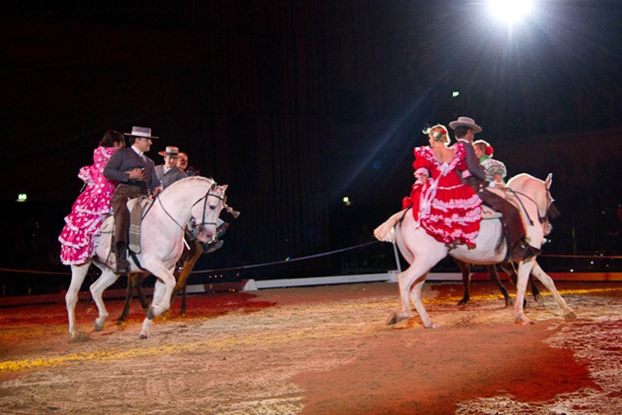 Die Familie López mit ihren Andalusiern bei der Feria