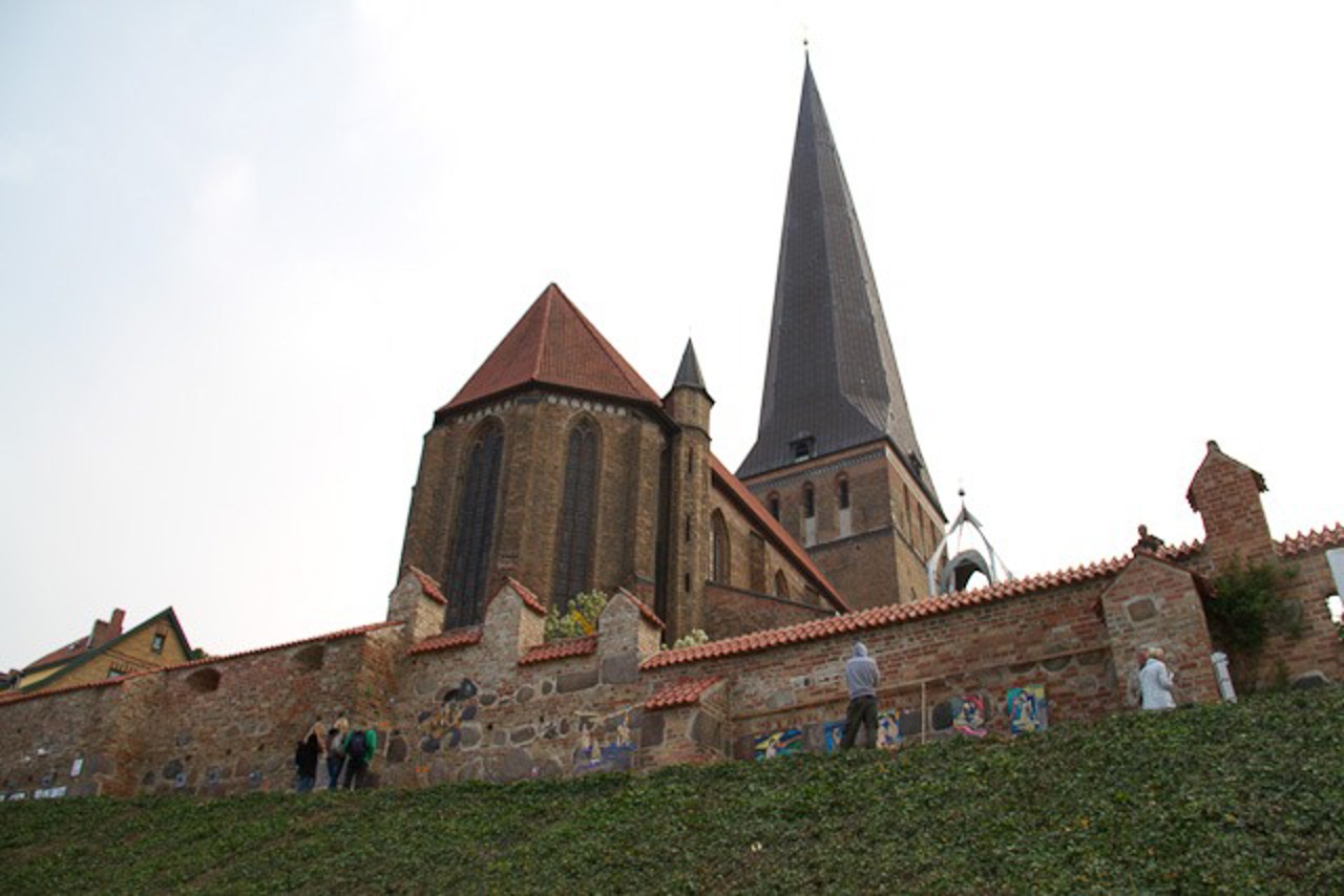 die Stadtmauer in der Kunstnacht