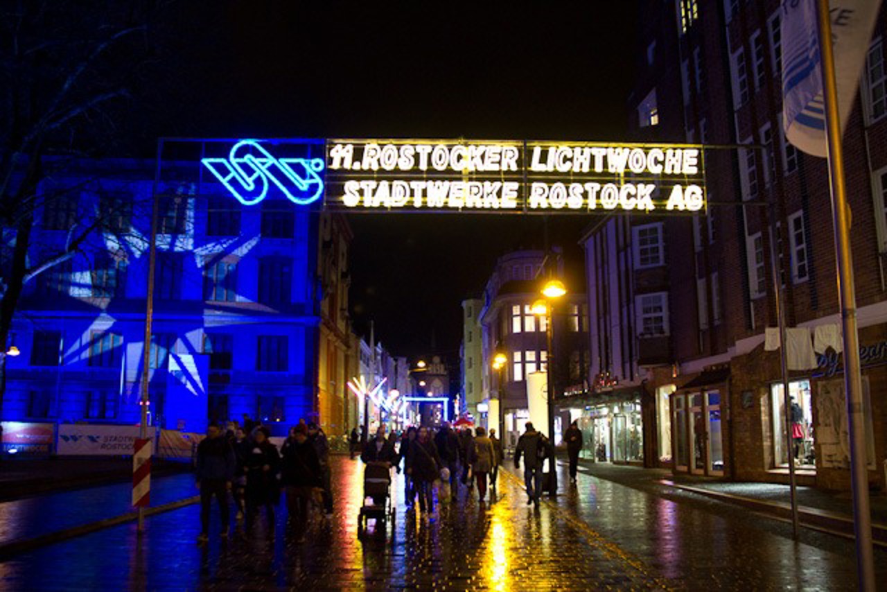 Kröpeliner Straße erleuchtet zur Rostocker Lichwoche