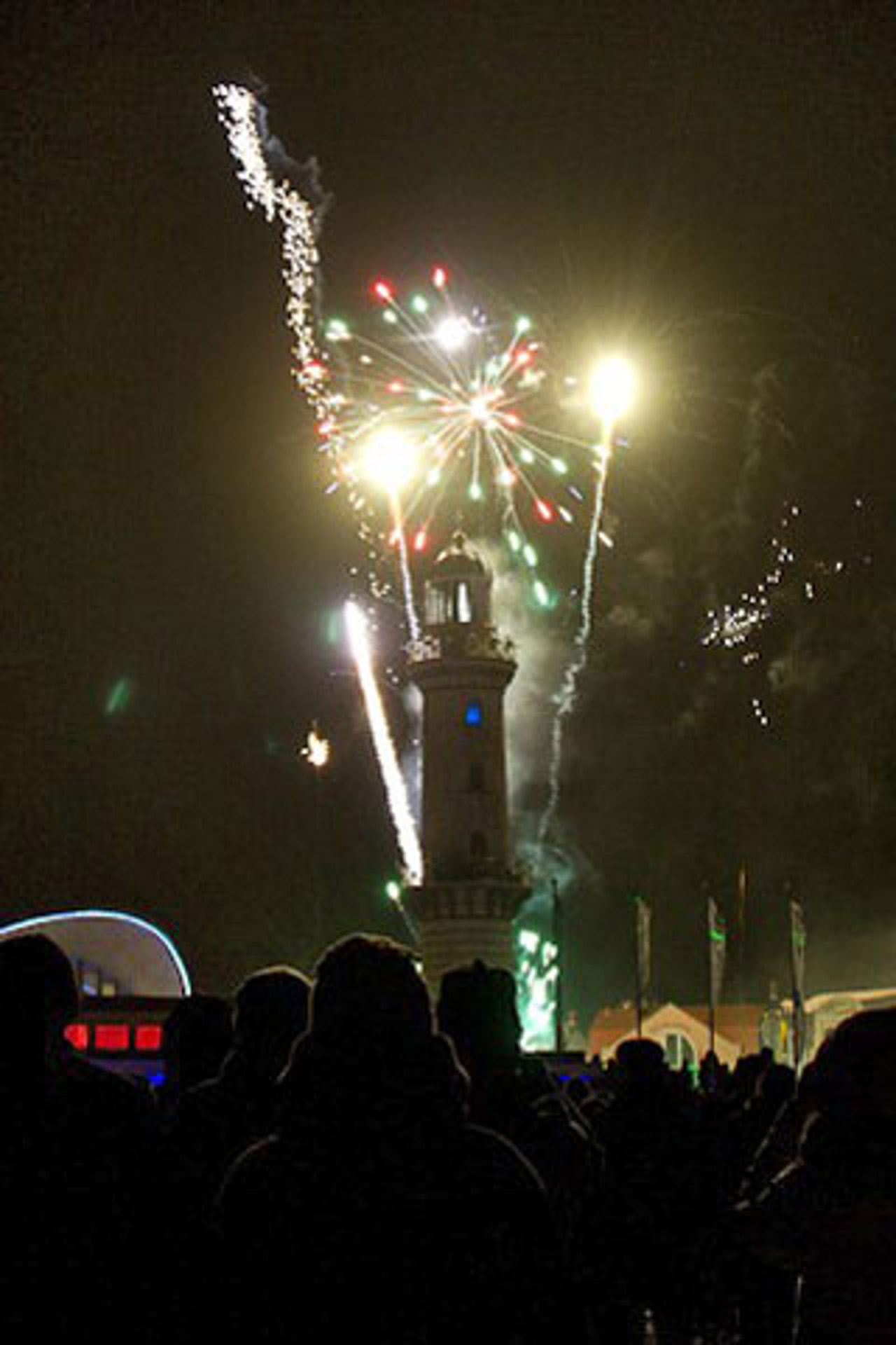 12. Leuchtturm in Flammen in Warnemünde