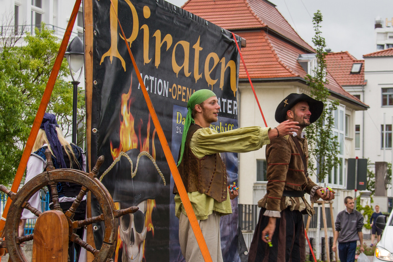 De Niege Ümgang: Schauspieler vom Piraten-Open-Air in Grevesmühlen