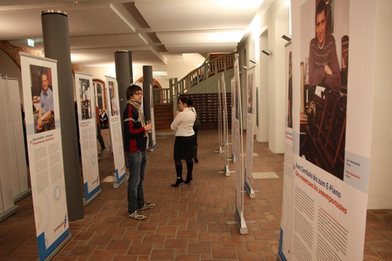 Fotoausstellung "Mittendrin! - Russischsprachige Unternehmerinnen und Unternehmer in Deutschland"