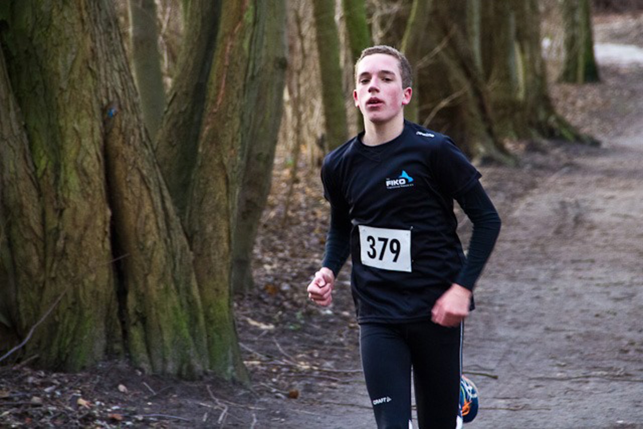 Nach 10:59 Minuten kommt der erste Läufer auf der 3,2-km-Strecke ans Ziel.