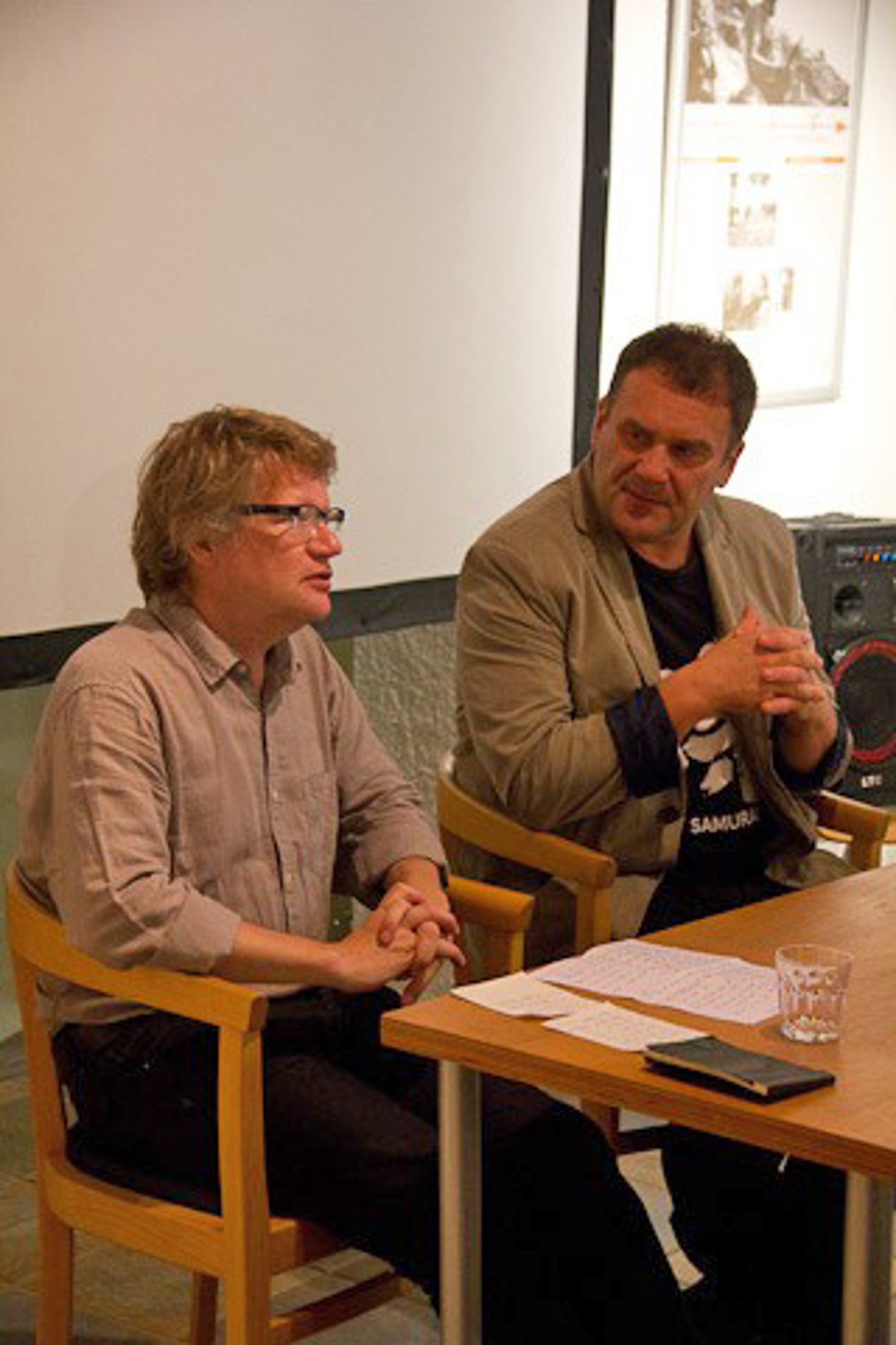 Ausstllungsmacher Claus Löser und Matthias Spehr beim Filmgespräch
