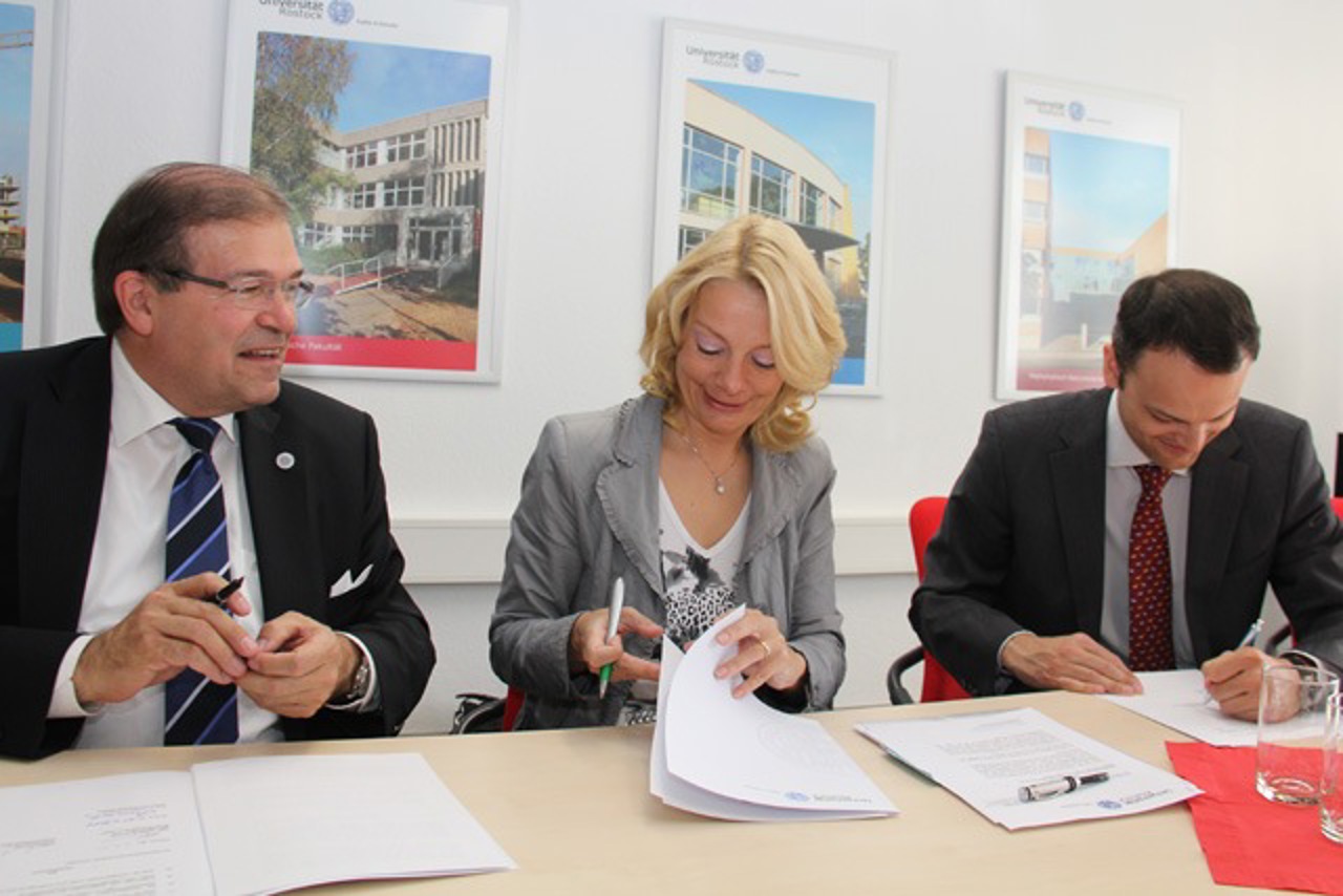 Prof. Wolfgang Schareck, Gesine Strohmeyer und Nicolas Bockhoff