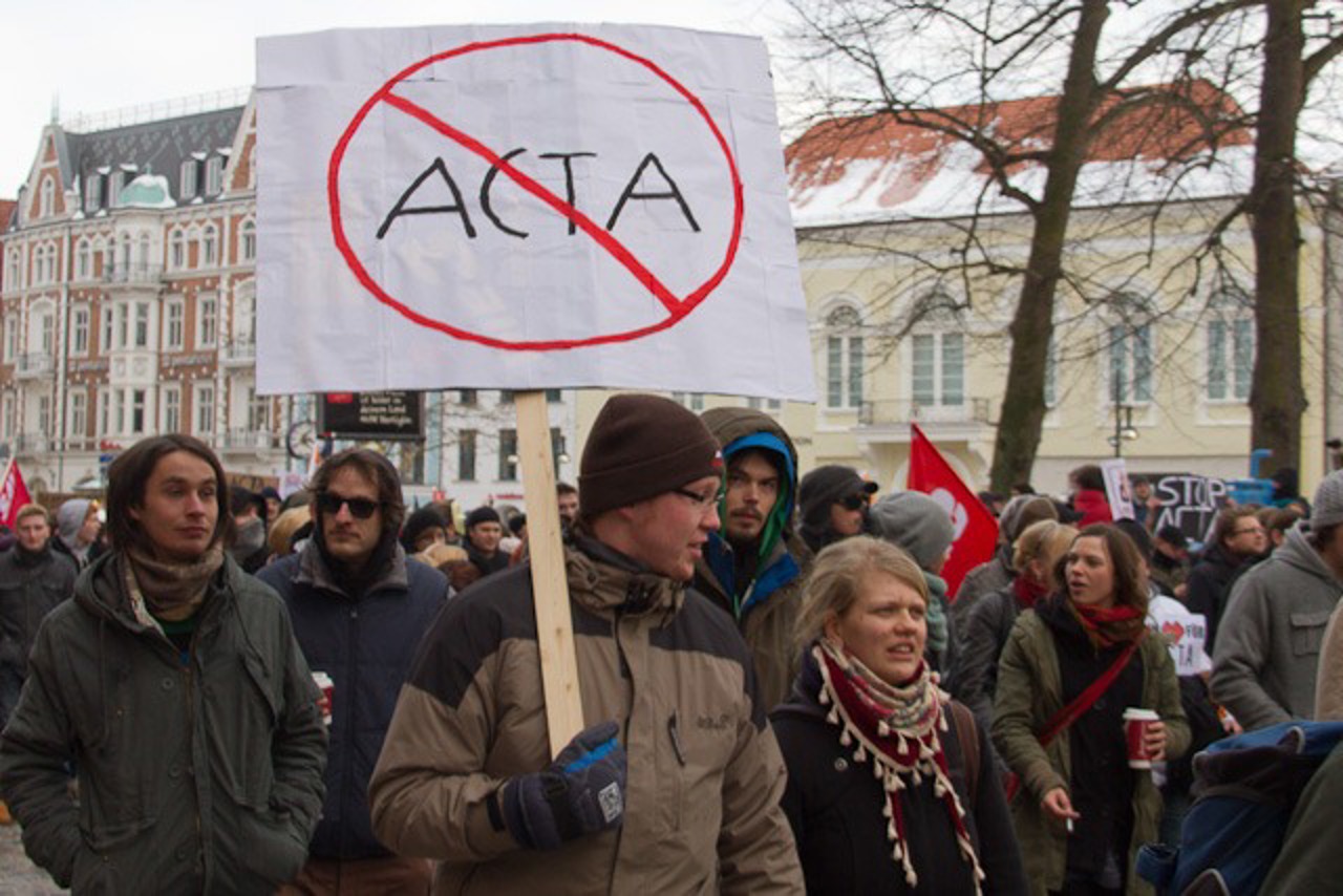 Stopp ACTA forderteren auch die Demonstranten in Rostock