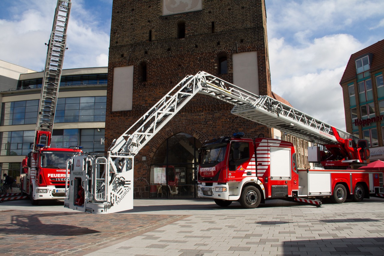 Die neue Magirus Gelenkdrehleiter M4L-AS ist eine Sonderanfertigung wie jede Feuerwehrdrehleiter, sagt der Leiter des Brandschutzamtes Johann Edelmann.