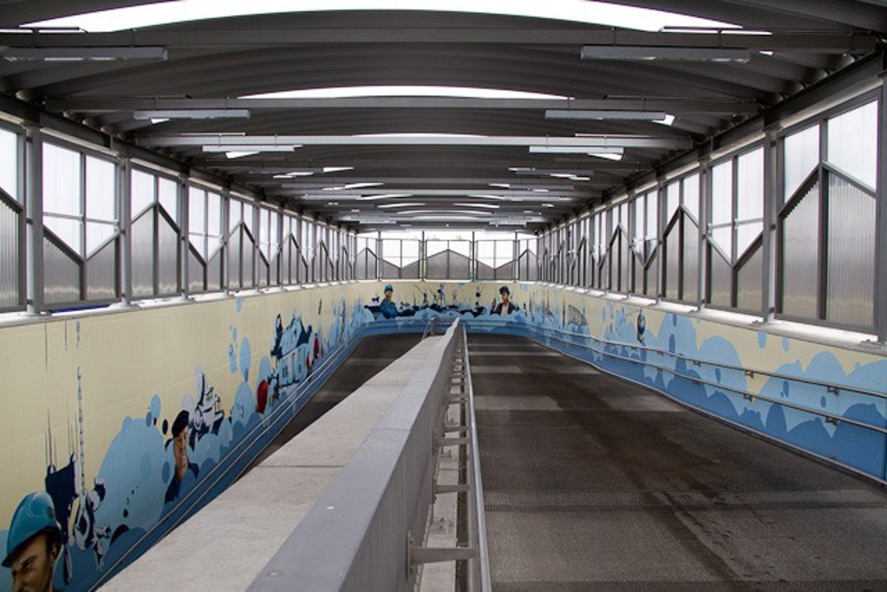 Schnell zu anderen Seite des Tunnels - bei den Wandbildern fällt es etwas schwerer.