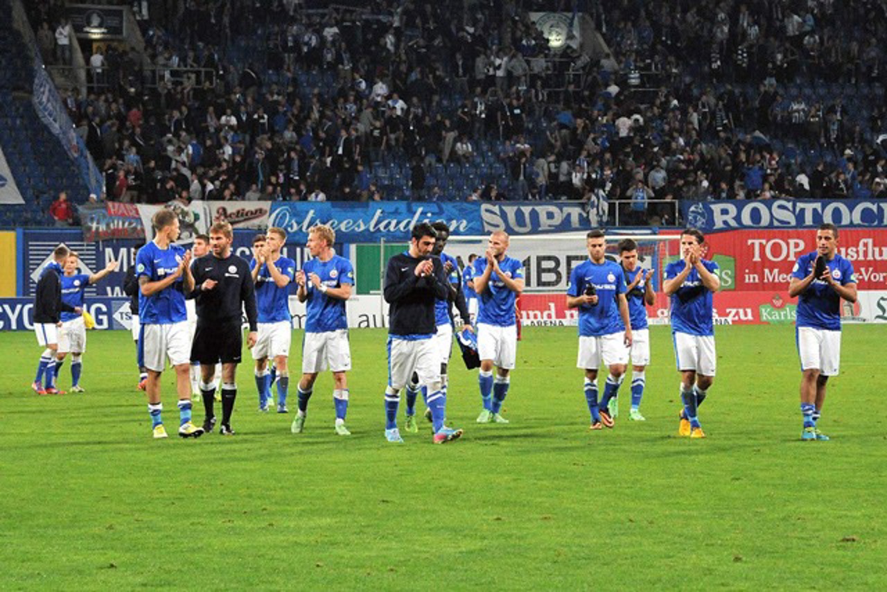 Nach dem Spiel gegen Regensburg hatten die Hansa-Fans endlich wieder Grund zum Jubeln