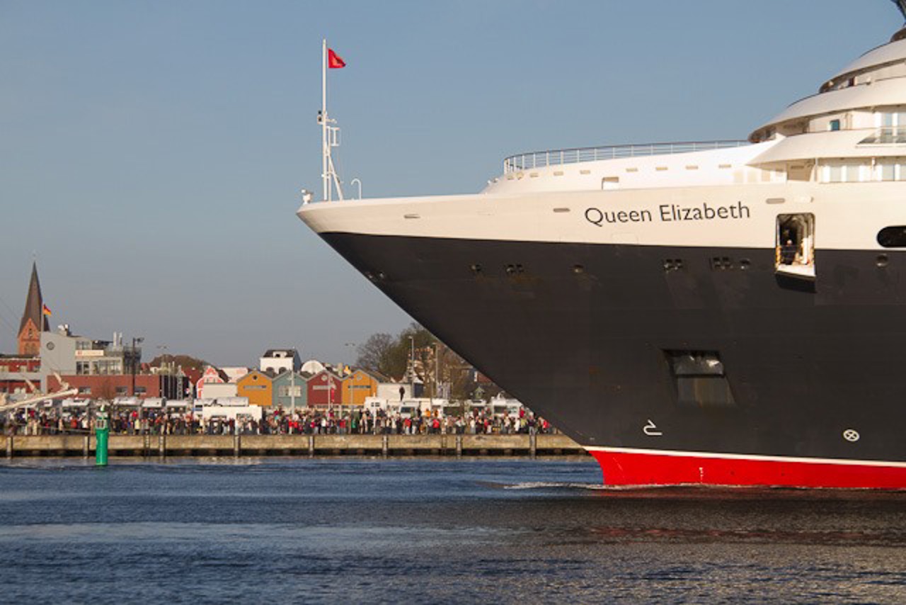 Queen Elizabeth an der Mittelmole