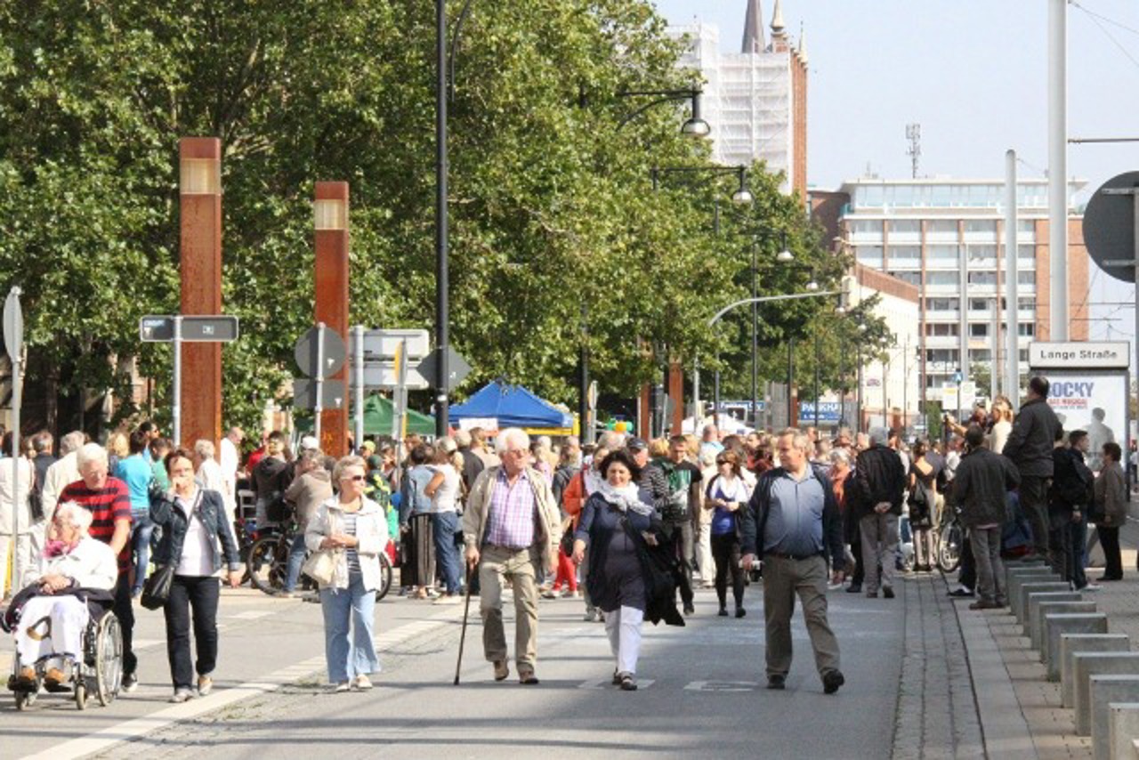 Viel Bewegung auf der Langen Straße