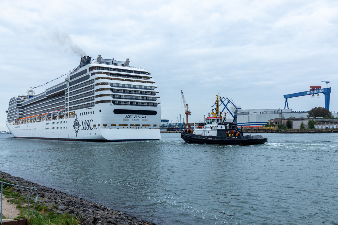 MSC Poesia in Warnemünde