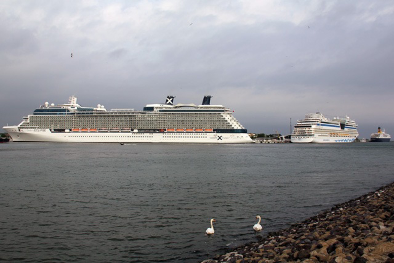 Drei Vierfachanläufe stehen 2012 im Kalender des Kreuzfahrthafens Rostock-Warnemünde